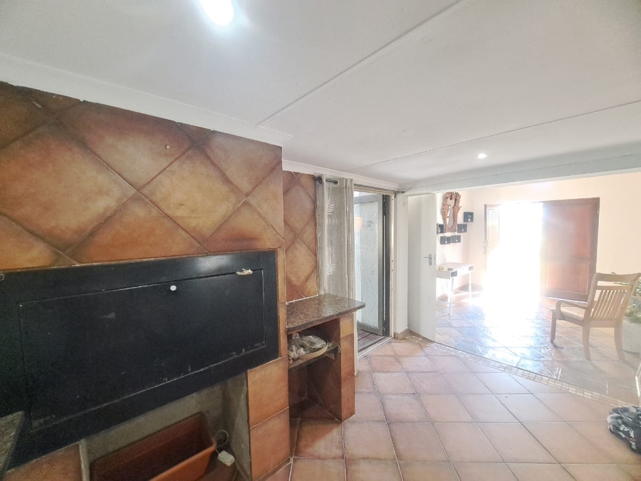 3 Bedroom Property for Sale in Safari Gardens North West
